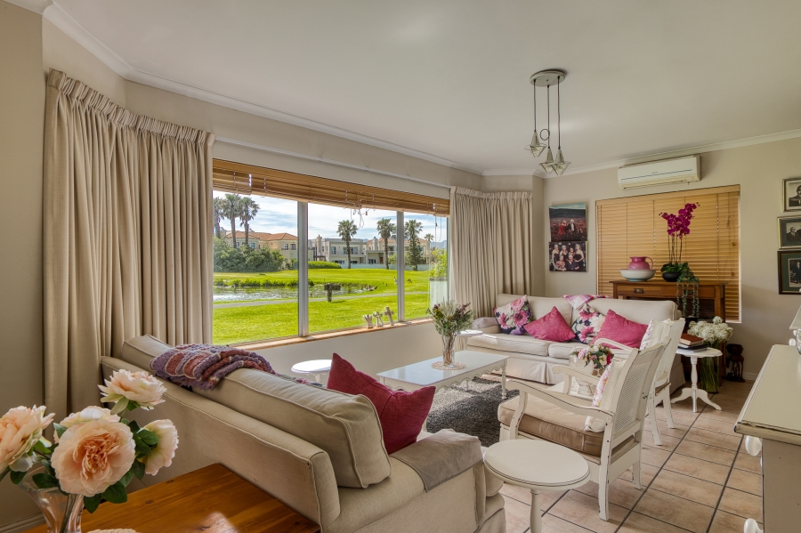 To Let 6 Bedroom Property for Rent in Greenways Golf Estate Western Cape
